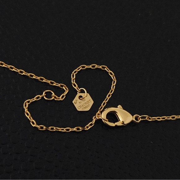 Chaumet 18K Gold Bee Charm Necklace with Sparkling Stone - Picture 5 of 7